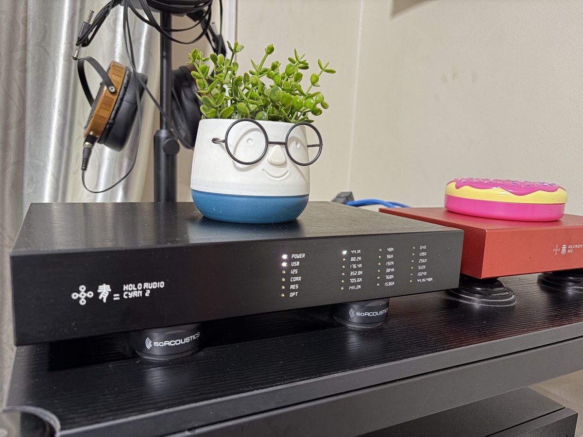 Holo Audio Cyan 2 and RED